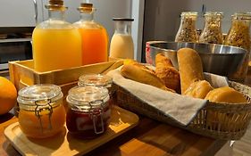 Alex Bed & Breakfast - Your Home Away - In A Real Home